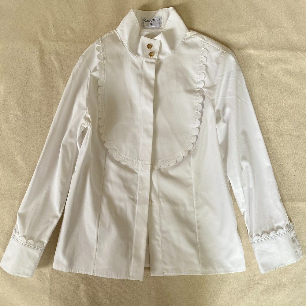 Chanel White Cotton Button Up Blouse, Scallops Details Gold Buttons, Size M?